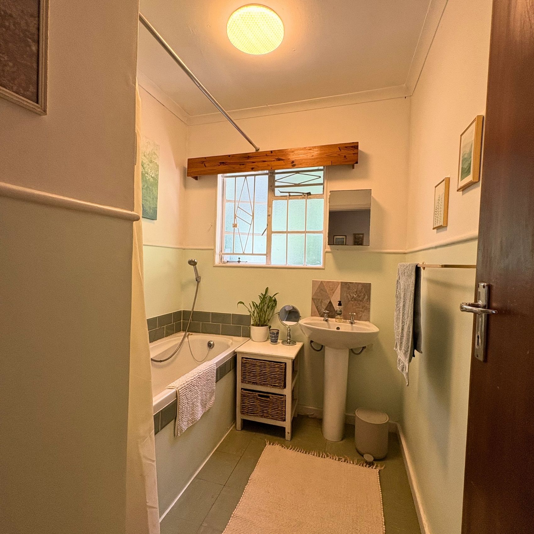 Loch Loerie Bathroom